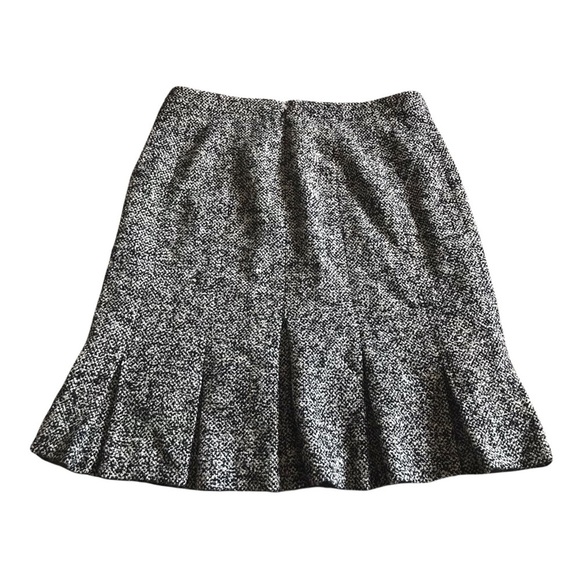 Ann Taylor Loft Grey Pleated Tweed Skirt Size 4P - Picture 2 of 4